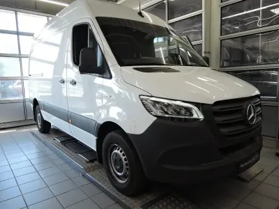 Gebraucht Mercedes E-Sprinter 100 kW (136 PS) 2024 Weiß Van