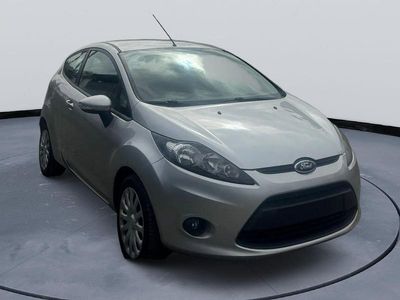 Gebraucht Ford Fiesta 82 PS (60 kW) 2010 Silber Kleinwagen