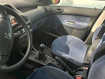 Gebraucht Peugeot 206 75 PS (55 kW) 2003 Silber Kleinwagen