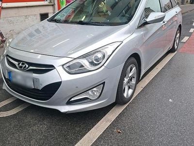 Silber Gebraucht 2012 Hyundai i40 Kombi | 5.349 € (Guter Preis)