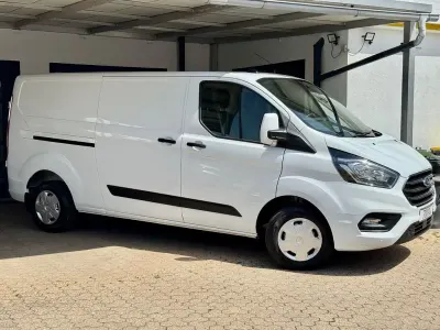 Gebraucht Ford 300 105 PS (77 kW) 2022 Weiß Van / Kleinbus