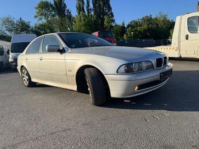 BMW 525
