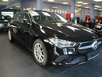 Schwarz (metallic) Gebraucht 2021 Mercedes CLA180 Shooting Brake Kombi | 21.980 € (Fairer Preis)