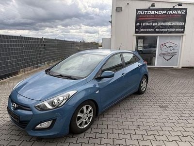Gebraucht Hyundai i30 Trend 90 PS (66 kW) 2013 Blau Limousine