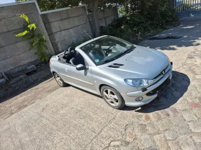 Gebraucht Peugeot 206 CC Platinum 109 PS (80 kW) 2004 Grau Cabrio