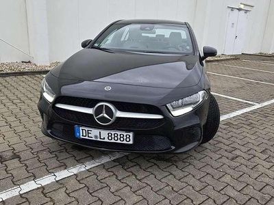 Gebraucht Mercedes A180 116 PS (85 kW) 2019 Schwarz Limousine
