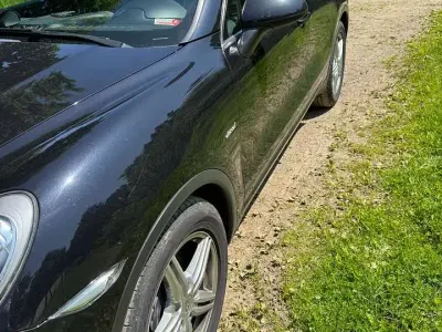 Gebraucht Porsche Cayenne Diesel 245 PS (180 kW) 2012 Schwarz SUV