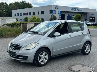 Gebraucht Mercedes A180 116 PS (85 kW) 2010 Silber Limousine