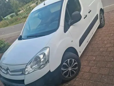 Gebraucht Citroën Berlingo 105 PS (77 kW) 2011 Weiß Van / Kleinbus