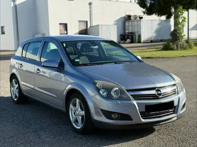 Gebraucht Opel Astra 116 PS (85 kW) 2008 Blau Limousine