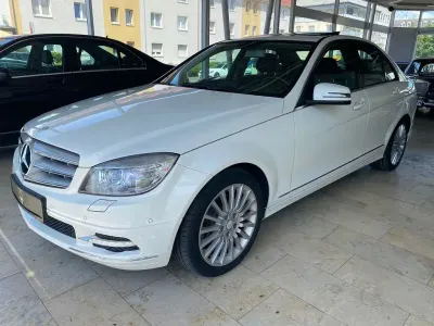 Gebraucht Mercedes C300 231 PS (169 kW) 2010 Weiß Limousine
