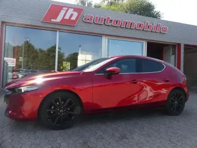 Gebraucht Mazda 3 Selection 180 PS (132 kW) 2021 Rot Limousine