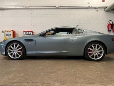 Aston Martin DB9