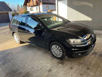 Schwarz Gebraucht 2017 VW Golf VII Comfortline Kombi | 11.850 € (Etwas zu teuer)
