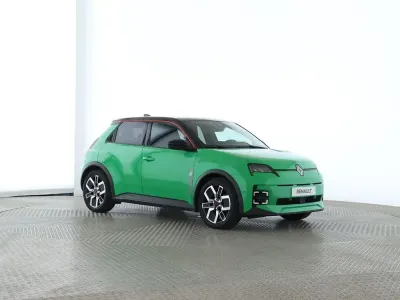 Gebraucht Renault R5 Komfort 110 kW (150 PS) 2025 Pop green, dach blackpearlsc Kleinwagen