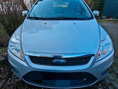 Gebraucht Ford Focus 100 PS (73 kW) 2009 Silber Limousine