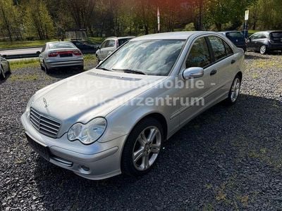 Usata Mercedes C220 150 CV (110 kW) 2006 Argento Berlina