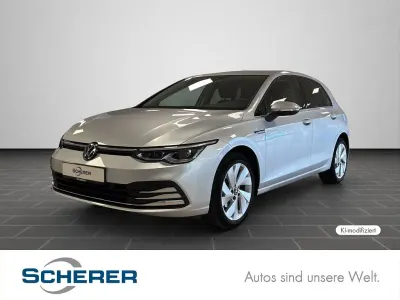 Gebraucht VW Golf VIII Style 131 PS (96 kW) 2022 Reflexsilber metallic (metallic) Limousine