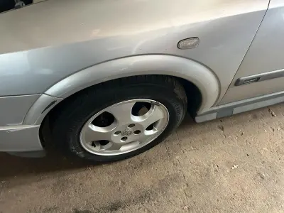 Używany Opel Astra Edition 75 KM (55 kW) 2000 Srebrny Sedan/Limuzyna