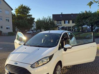 Weiß Gebraucht 2014 Ford Fiesta Trend Kleinwagen | 4.700 € (Fairer Preis)