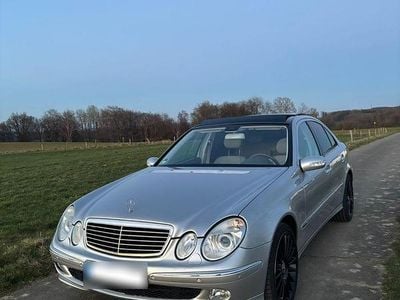 Gebraucht Mercedes E240 Avantgarde 177 PS (130 kW) 2002 Silber Limousine