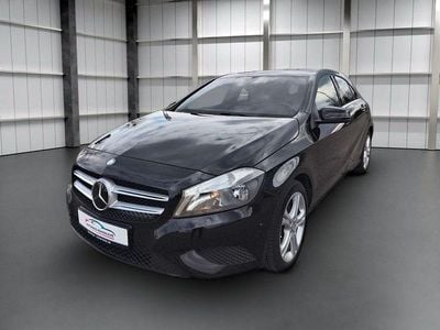 Gebraucht Mercedes A180 Urban 122 PS (89 kW) 2014 Schwarz Limousine