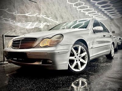 Silber Gebraucht 2002 Mercedes C240 Classic Limousine | 3.650 € (Etwas zu teuer)