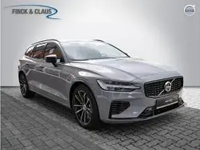Neu Volvo V60 Plus 350 PS (257 kW) 2026 Grau (vapour grey) Kombi