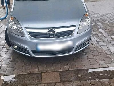 Gebraucht Opel Zafira 105 PS (77 kW) 2007 Silber Van / Kleinbus