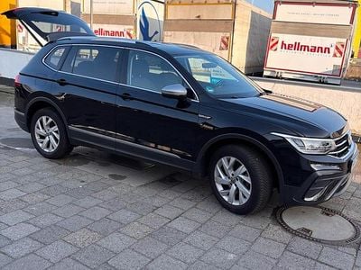 Gebraucht VW Tiguan Allspace 150 PS (110 kW) 2023 Schwarz SUV