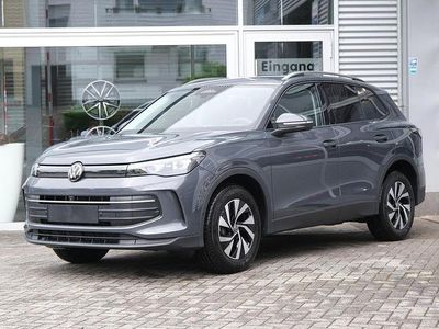 Neu VW Tiguan Life 150 PS (110 kW) 2026 Delfingrau metallic SUV
