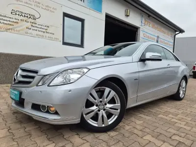 Gebraucht Mercedes E300 252 PS (185 kW) 2011 Silber Coupé