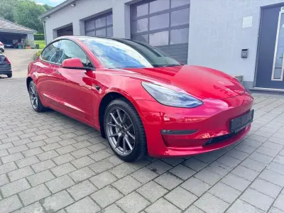 Käytetty Tesla Model 3 366 kW (498 HP) 2022 Punainen Sedan