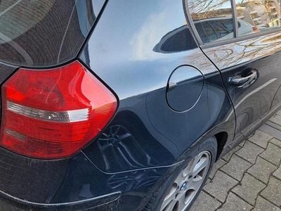 Gebraucht BMW 116 122 PS (89 kW) 2011 Schwarz Kleinwagen