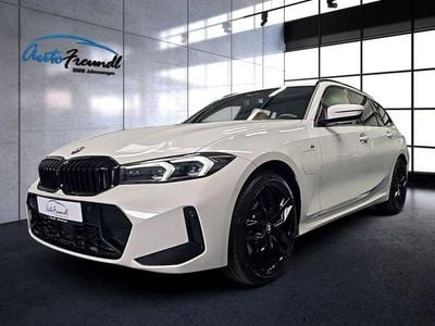 Alpinweiss iii (metallic) Gebraucht 2024 BMW 330e Sport Line Kombi | 48.999 € (Fairer Preis)