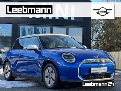 Second-hand Mini Cooper SE Favoured 160 kW (218 CP) 2024 Albastru Hatchback