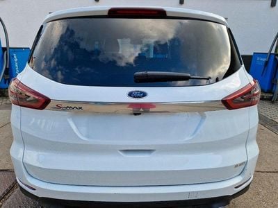 Gebraucht Ford S-MAX Titanium 179 PS (131 kW) 2016 Weiß Van / Kleinbus