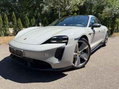 Gebraucht Porsche Taycan Turbo S 559 kW (761 PS) 2021 Grau Limousine