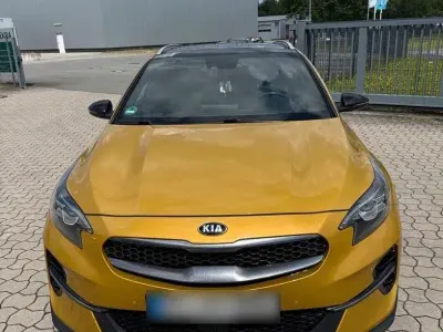 Gebraucht Kia XCeed Launch Edition 140 PS (102 kW) 2019 Gold SUV