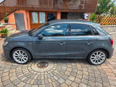 Gebraucht Audi A1 Sportback S-Line 150 PS (110 kW) 2015 Grau Kleinwagen