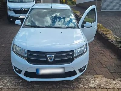 Gebraucht Dacia Sandero 75 PS (55 kW) 2013 Weiß Kleinwagen