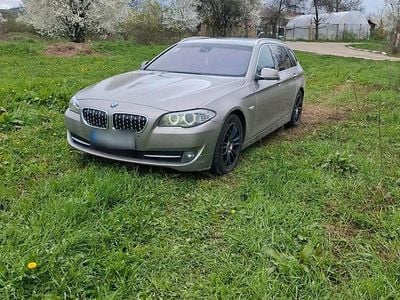 Gebraucht BMW 530 258 PS (189 kW) 2011 Gold Kombi