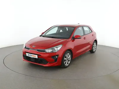 Używany Kia Rio Vision 101 KM (74 kW) 2021 Czerwony Sedan/Limuzyna