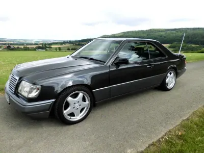 Gebraucht Mercedes E220 150 PS (110 kW) 1995 Schwarz Coupé