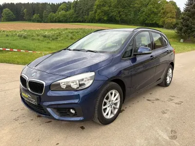 Gebraucht BMW 214 Active Tourer Basis 95 PS (69 kW) 2015 Blau Van / Kleinbus