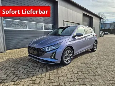 Neu Hyundai i20 90 PS (66 kW) 2026 (meta blue) Kleinwagen