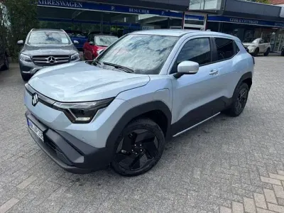 Neu Suzuki e-Vitara Club 105 kW (144 PS) 2026 Silber SUV