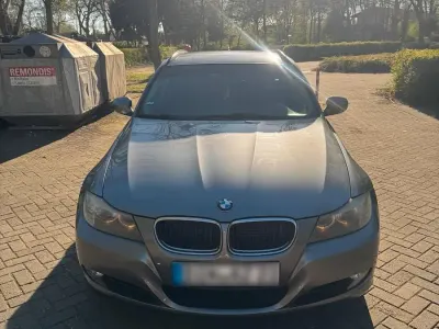 Brugt BMW 318 143 HK (105 kW) 2011 Sølv Stationcar