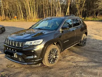 Second-hand Jeep Compass Summit 241 CP (177 kW) 2022 Negru SUV