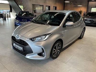 Gebraucht Toyota Yaris Hybrid Team 140 PS (102 kW) 2022 Silber Limousine